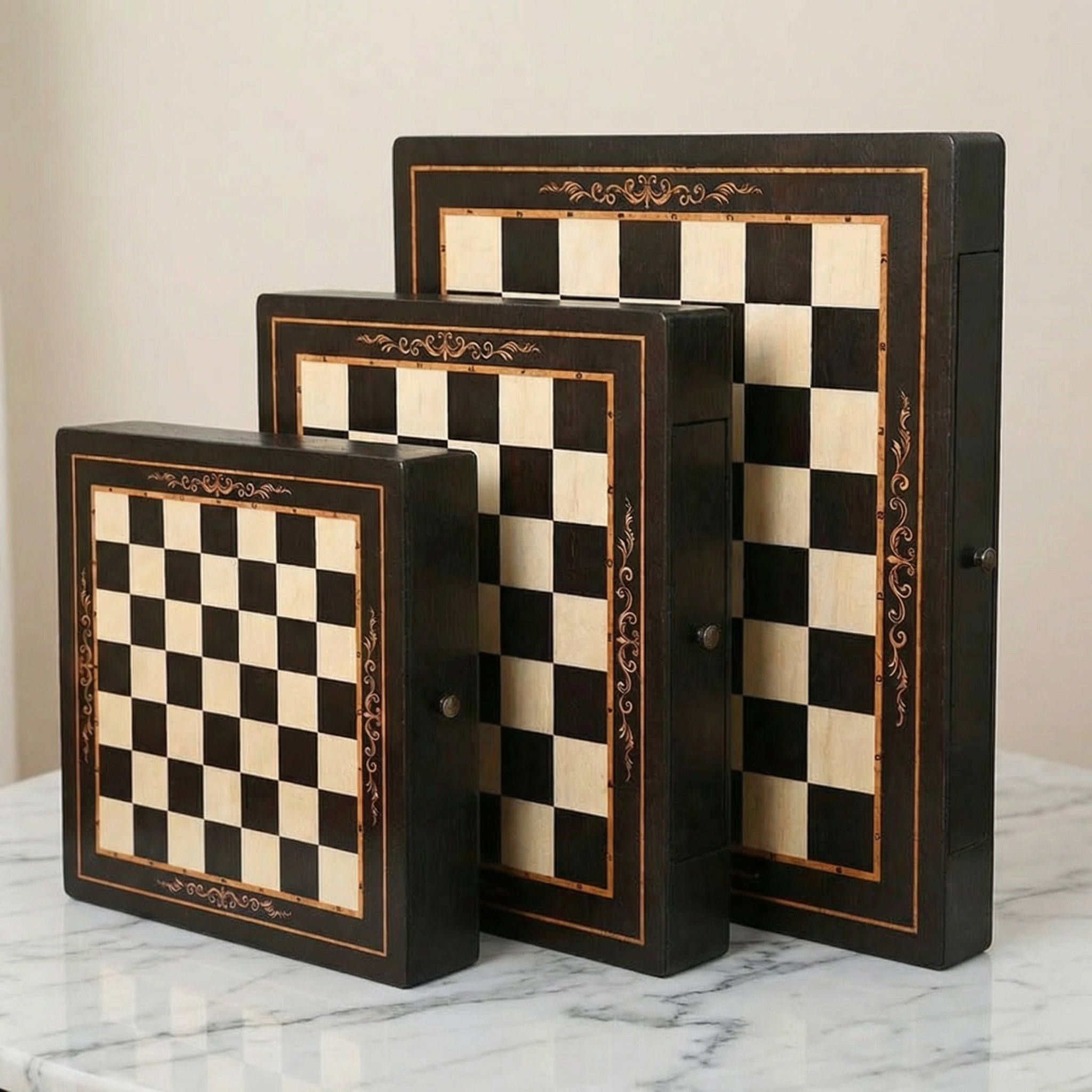 Magnetisches Schachspiel mit Schubladen aus Walnuss und Ahorn