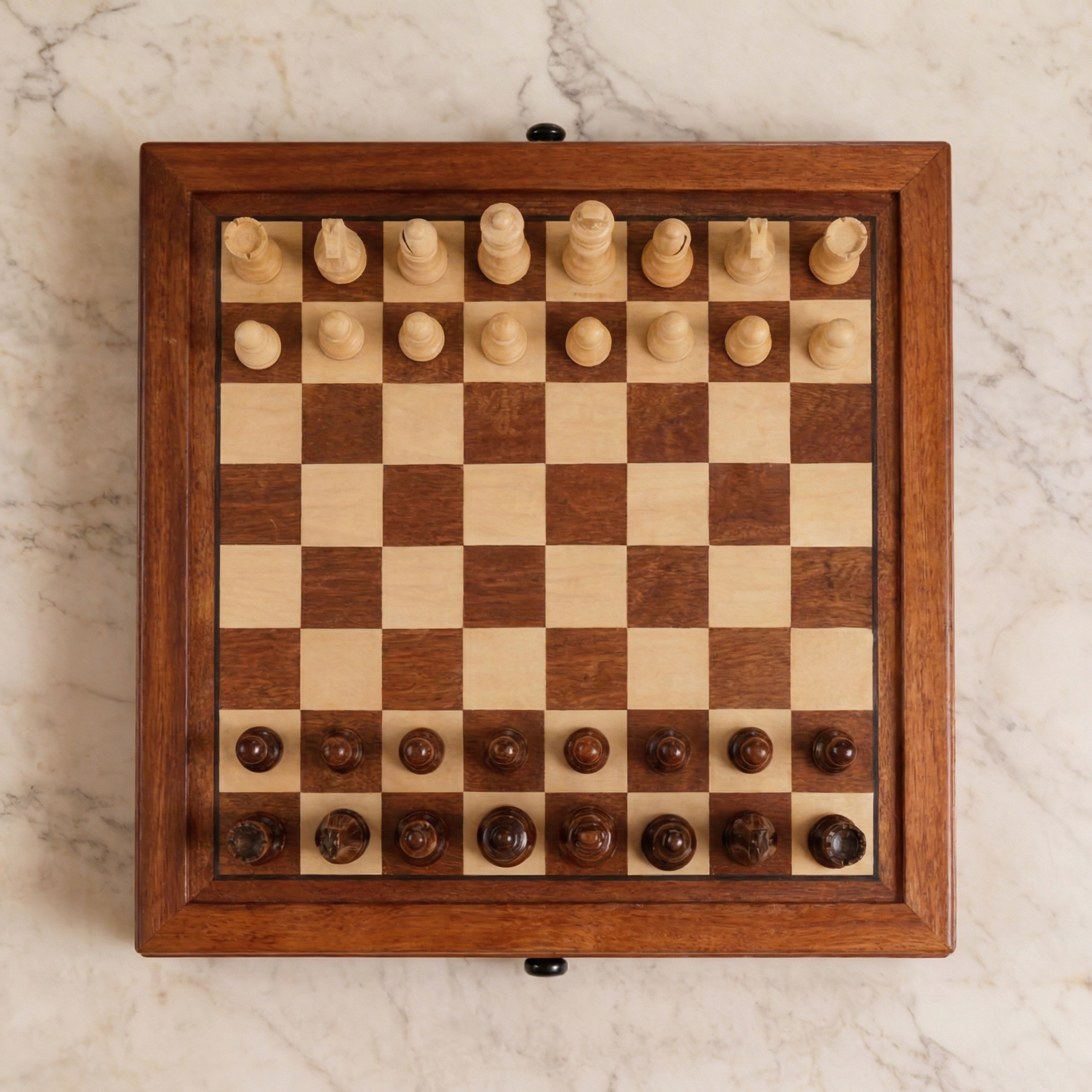 Magnetisches Schachspiel mit Schubladen aus Ahornholz