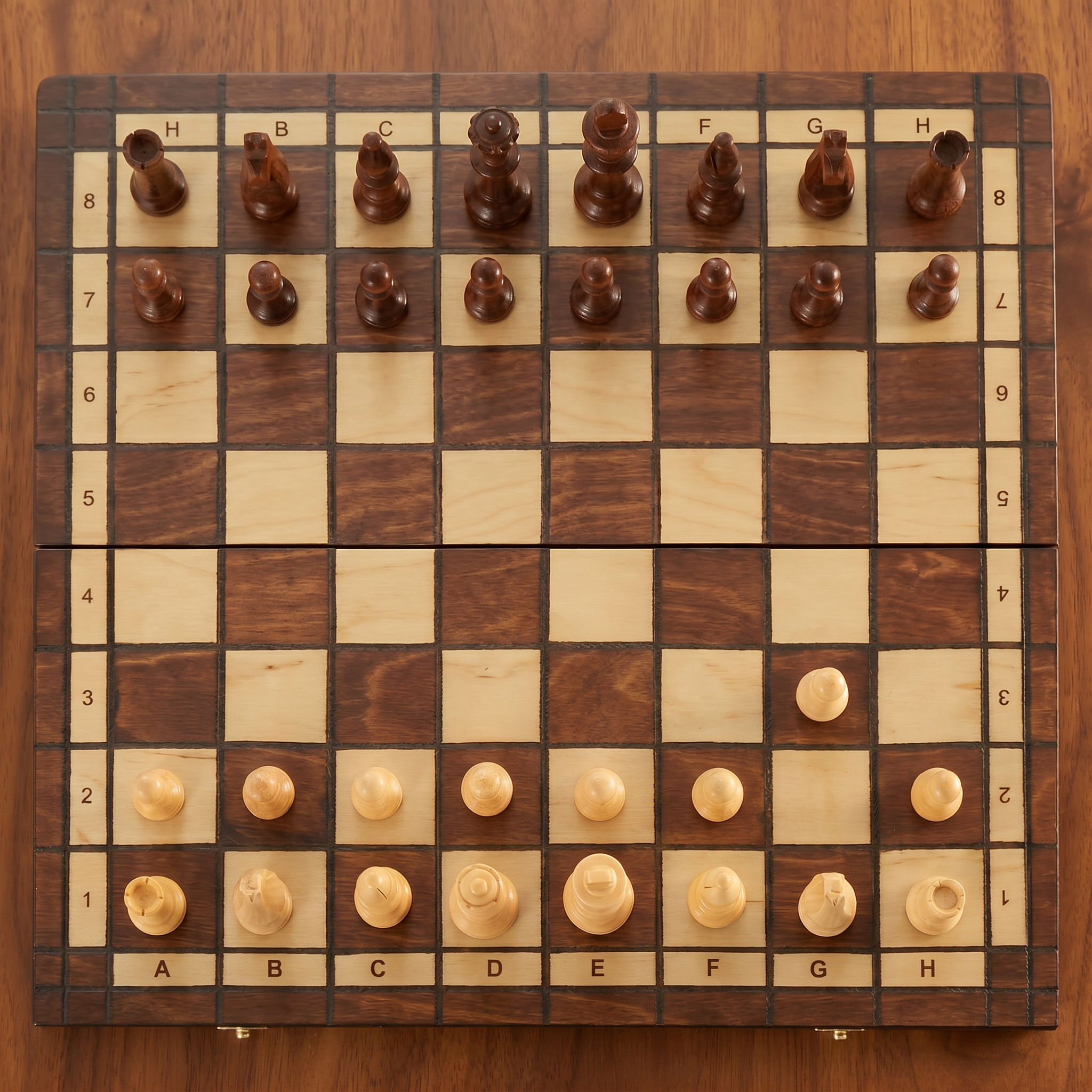 Faltbares magnetisches Schachspiel aus Walnussholz