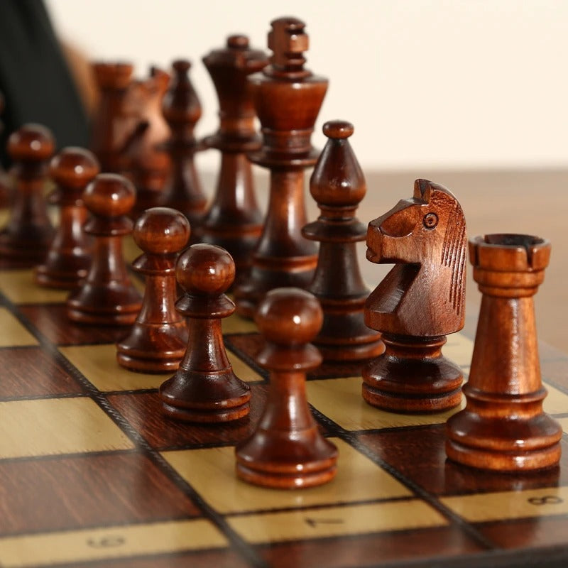 Faltbares magnetisches Schachspiel aus Mahagoniholz